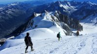 ..Abstieg vom Mont Blanc mit Blick auf Maudit, Tacul und Aiguille du Midi..