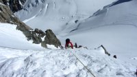 ..Abstieg über die "Eis"Rinne vom Mont Maudit, bei uns aber kein Eis und beste Verhältnisse..